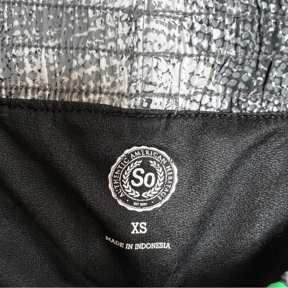 NWT SO Running Shorts Gray/Black with Neon Green Lines Size XS - Picture 11 of 11